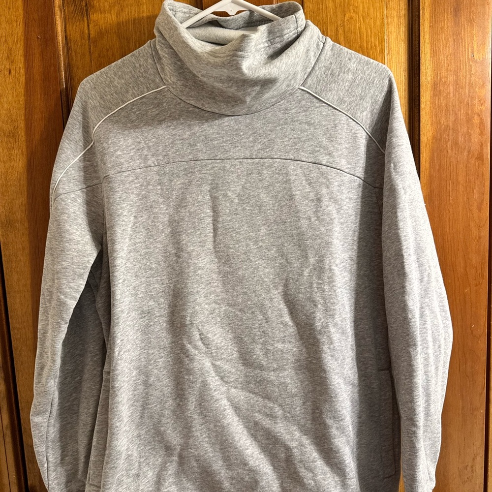 Women’s Under Armour Sweatshirt